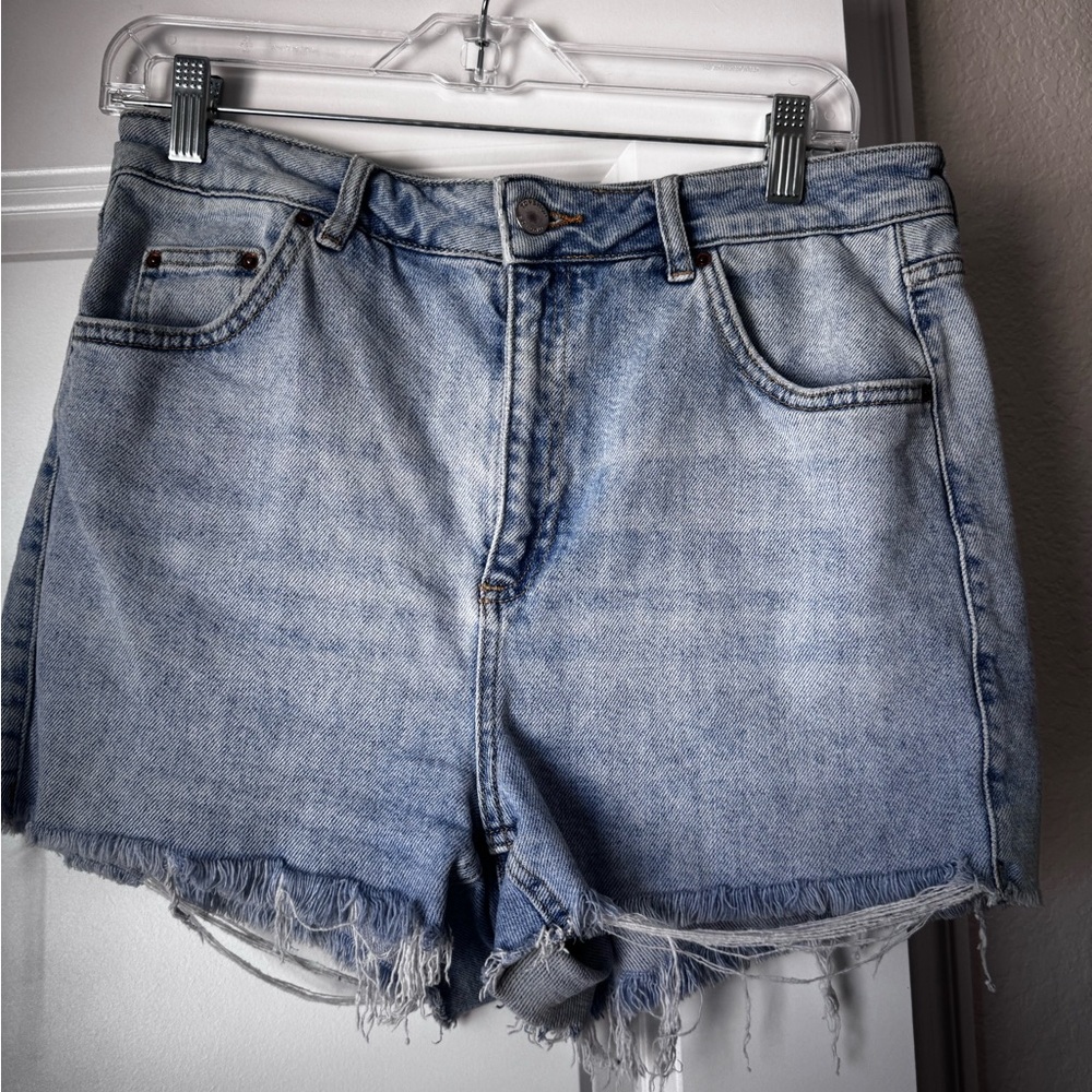 Topshop Moto 'Mom' Light Wash Denim Jean Shorts